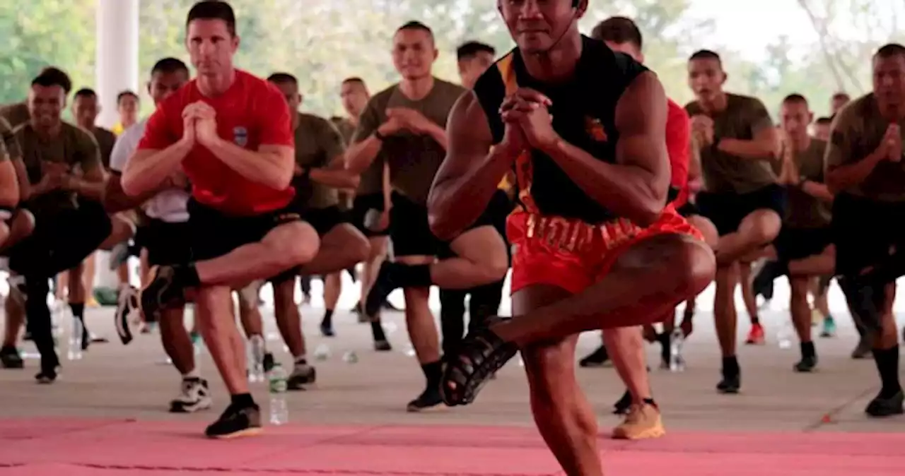 US soldiers receive Muay Thai lessons from Thai champion