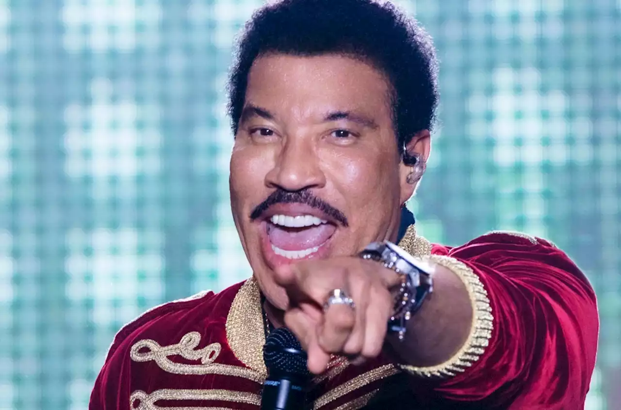 Lionel Richie Is Teaming Up With Earth, Wind & Fire for 2023 Sing a Song All Night Long Tour