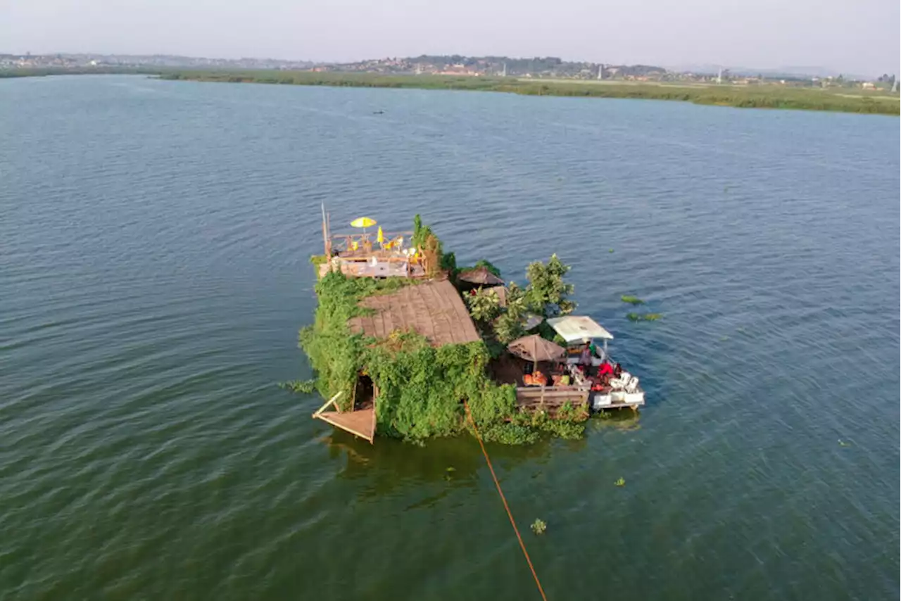 Recycling lake litter, Ugandan makes innovative tourist boat | RODNEY MUHUMUZA / Associated Press