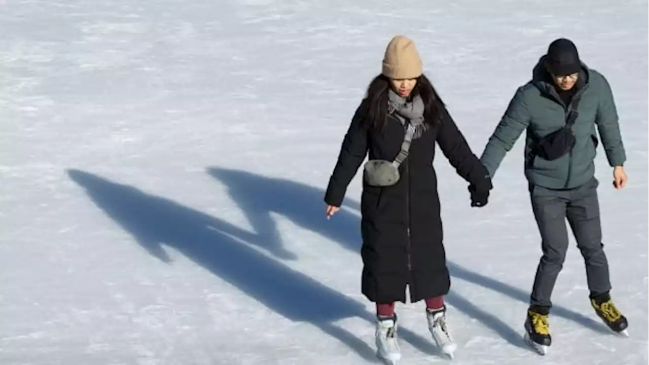 These strategies could help Canada's outdoor rinks survive climate change | CBC News