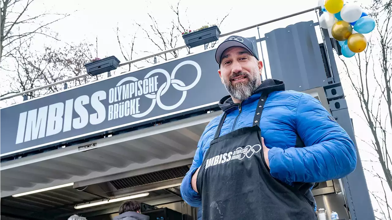 Im Kult-Imbiss am Olympiastadion brutzelt es wieder