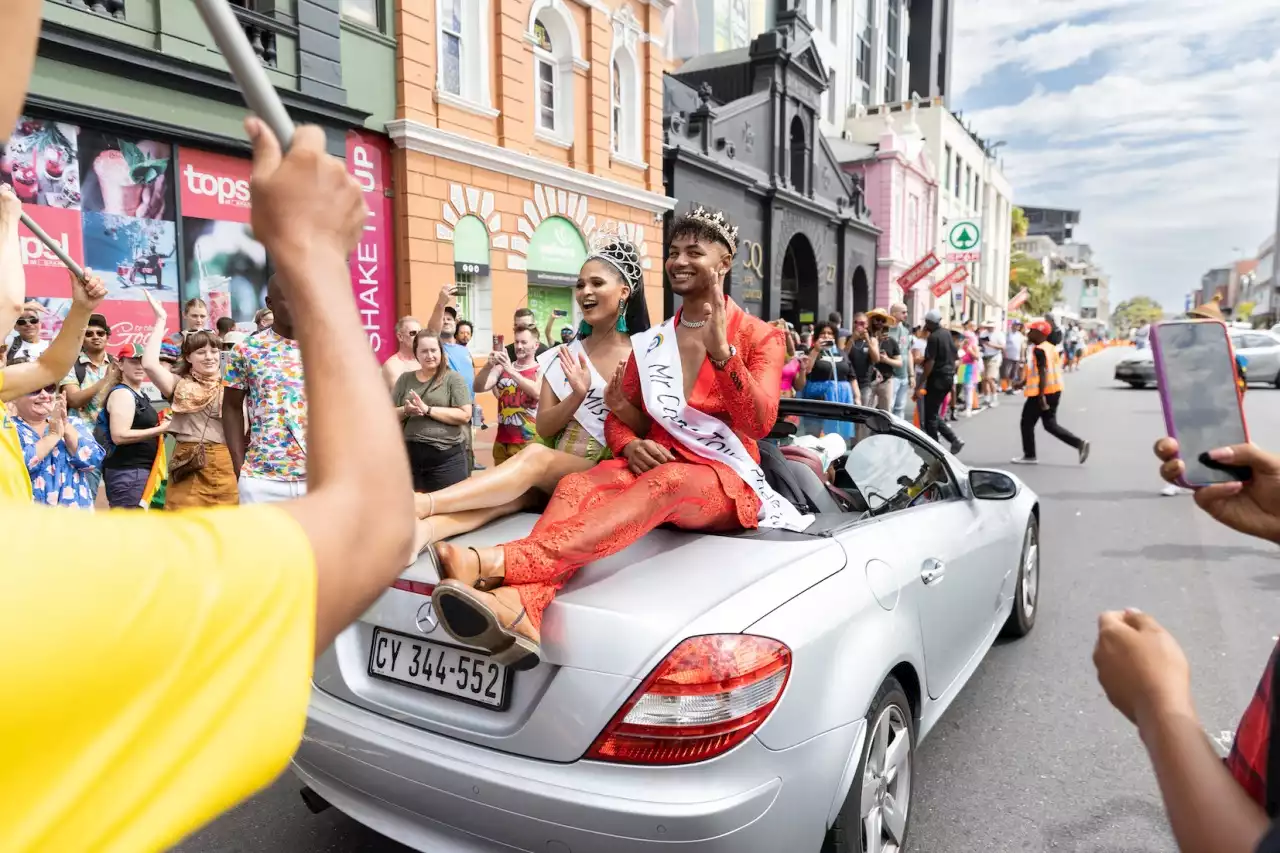 GROUNDUP PHOTO ESSAY: Cape Town Pride – Bright rainbow-coloured flags make waves down the city streets