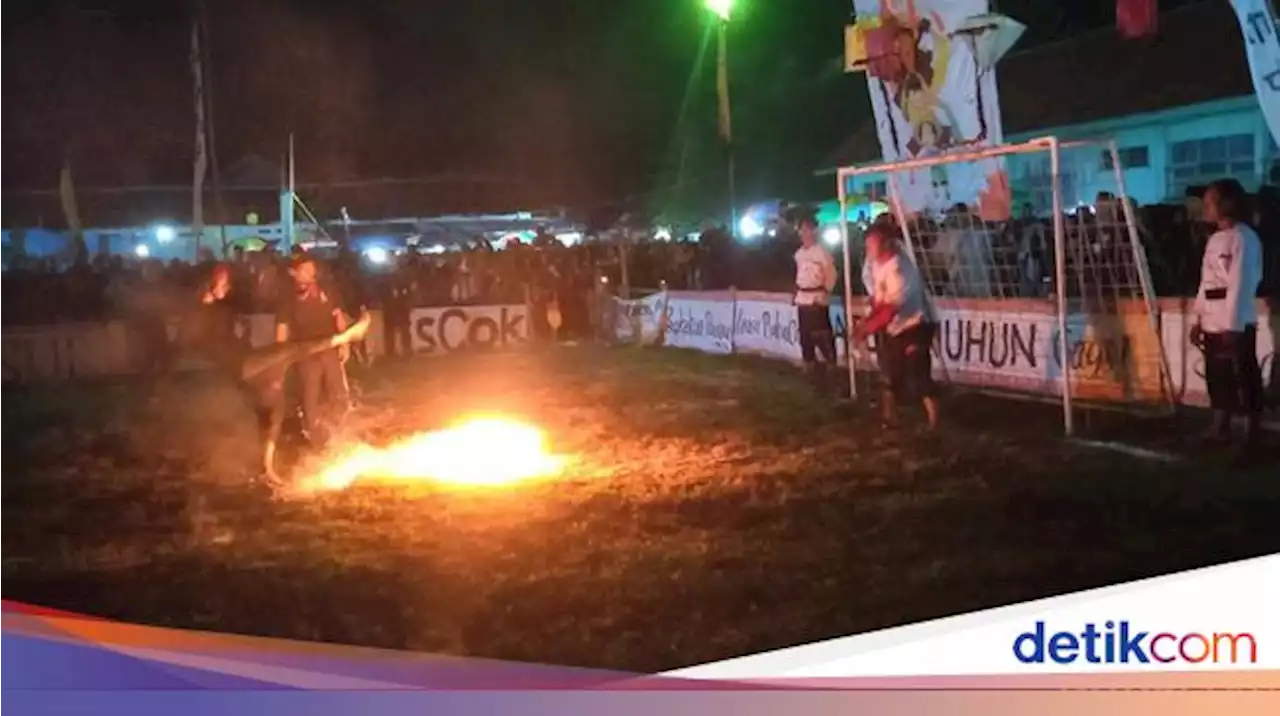 Jejak Heroisme Ulama di Balik Lahirnya Sepakbola Api di Ponpes Cirebon