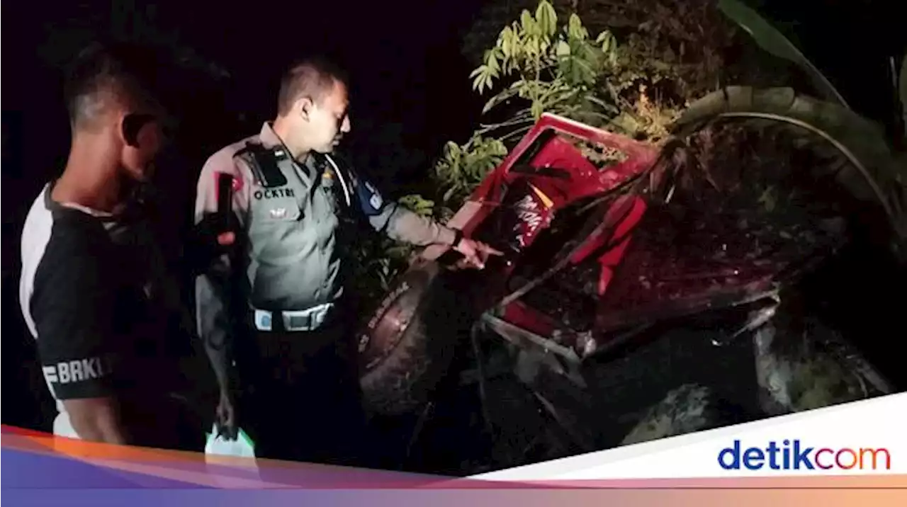 Jip Masuk Jurang di Jalur Pacitan-Trenggalek, 2 Orang Tewas