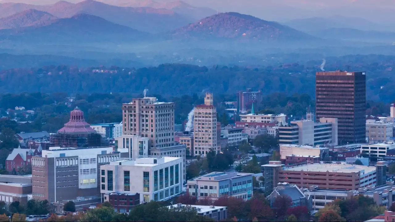 Workers in Democrat-run North Carolina tourist city bemoan downtown decline: 'Really disturbing'