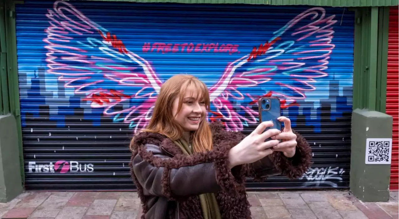 Mural marks campaign for under 22s to travel for free in Glasgow