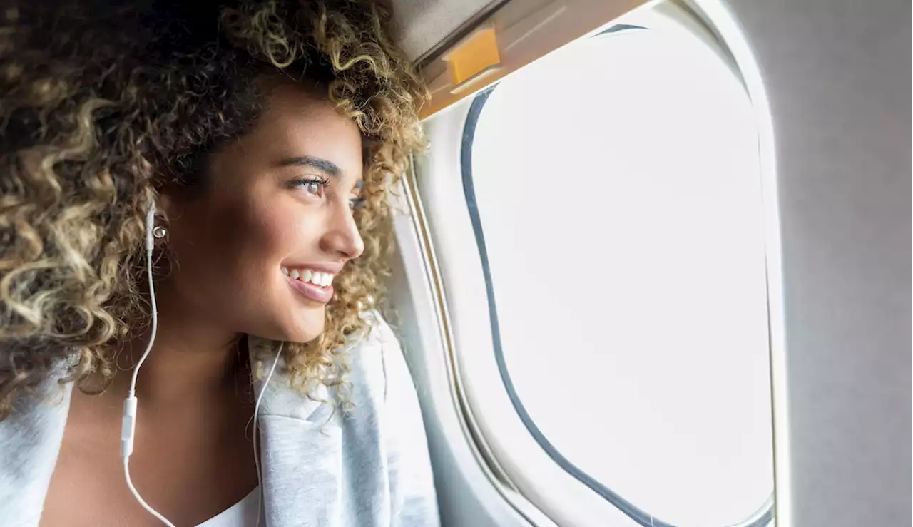 5 Rejuvenating Moves You Can Do From the Cramped Quarters of an Airplane Seat