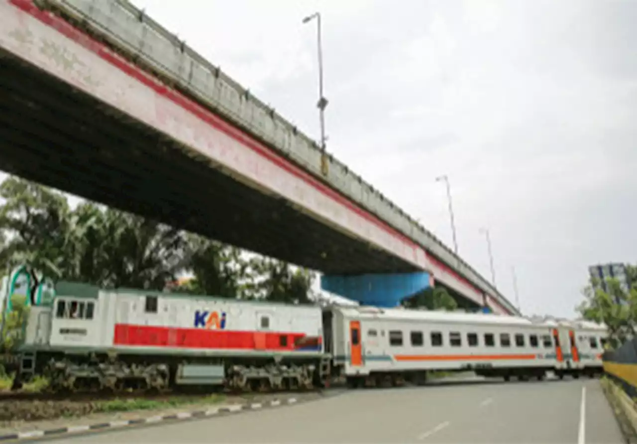 Rekayasa Lalin Khusus saat Garap Double Track di Wonokromo