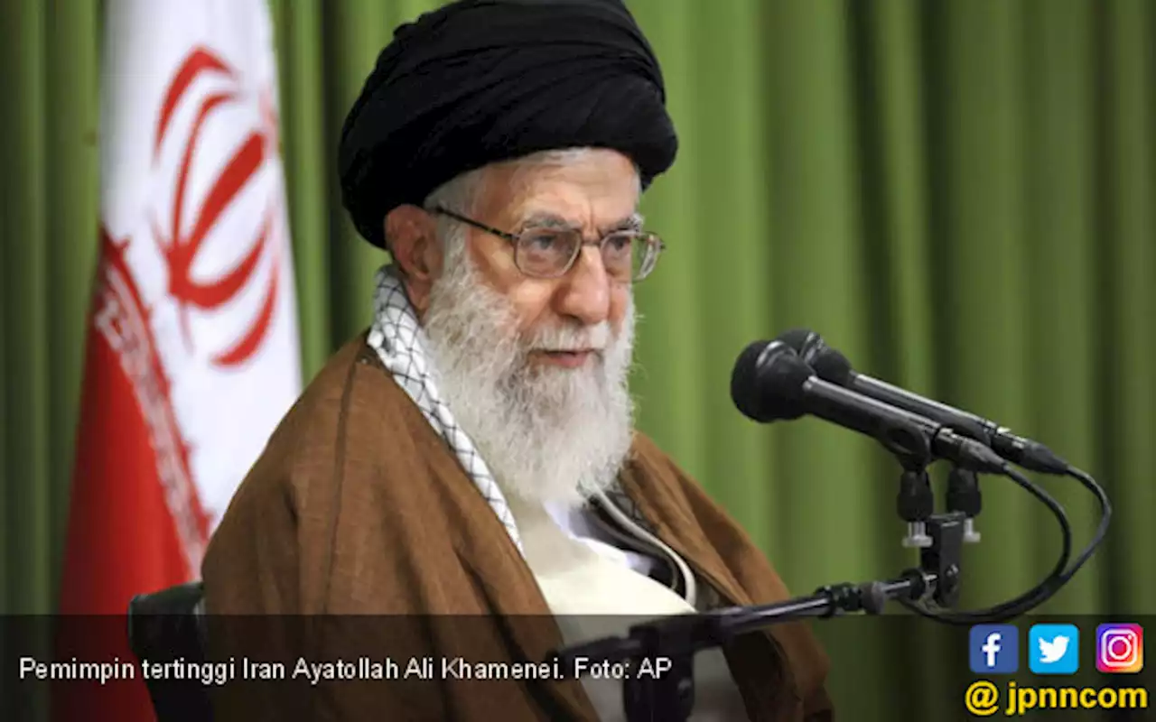 Ayatollah Khamenei Sebut Peracun Puluhan Siswi di Iran Layak Mati