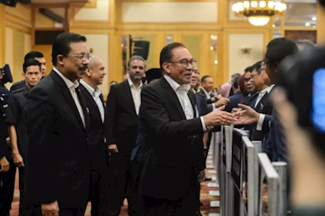 PM Anwar: Govt to give priority to civil servants’ salary when country’s economy improves