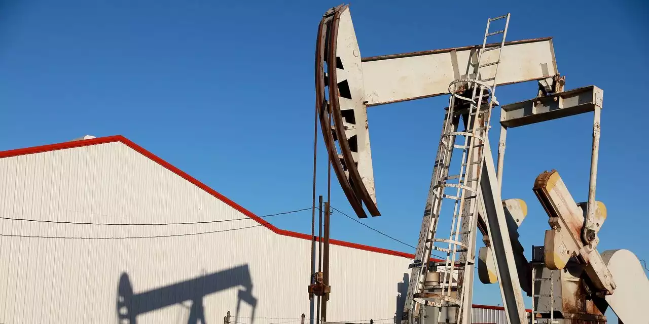 Oil prices fall after China's 5% growth target underwhelms traders