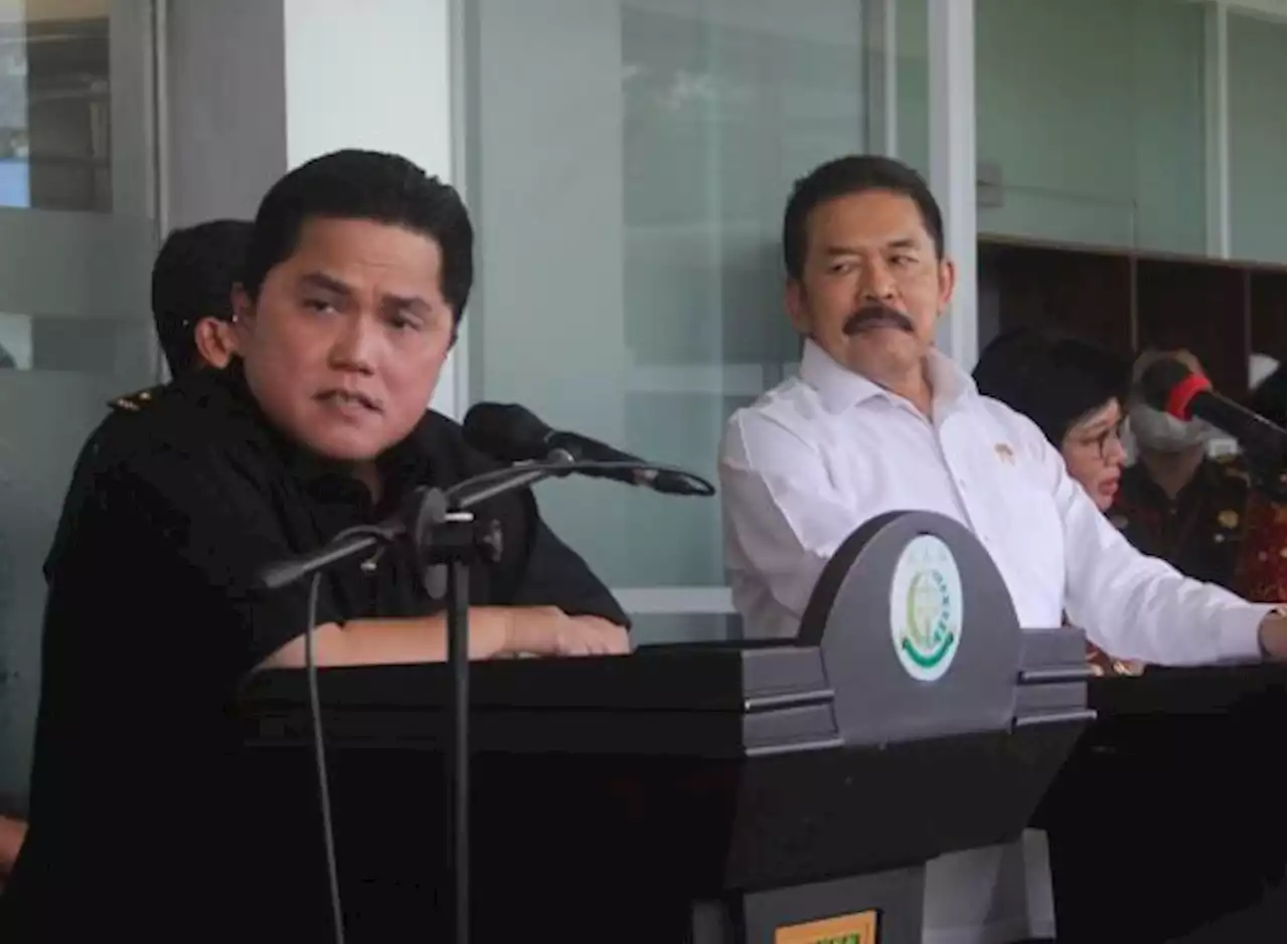 Serahkan Aset Sitaan Jiwasraya, Erick Thohir Acungi Jempol Kejagung