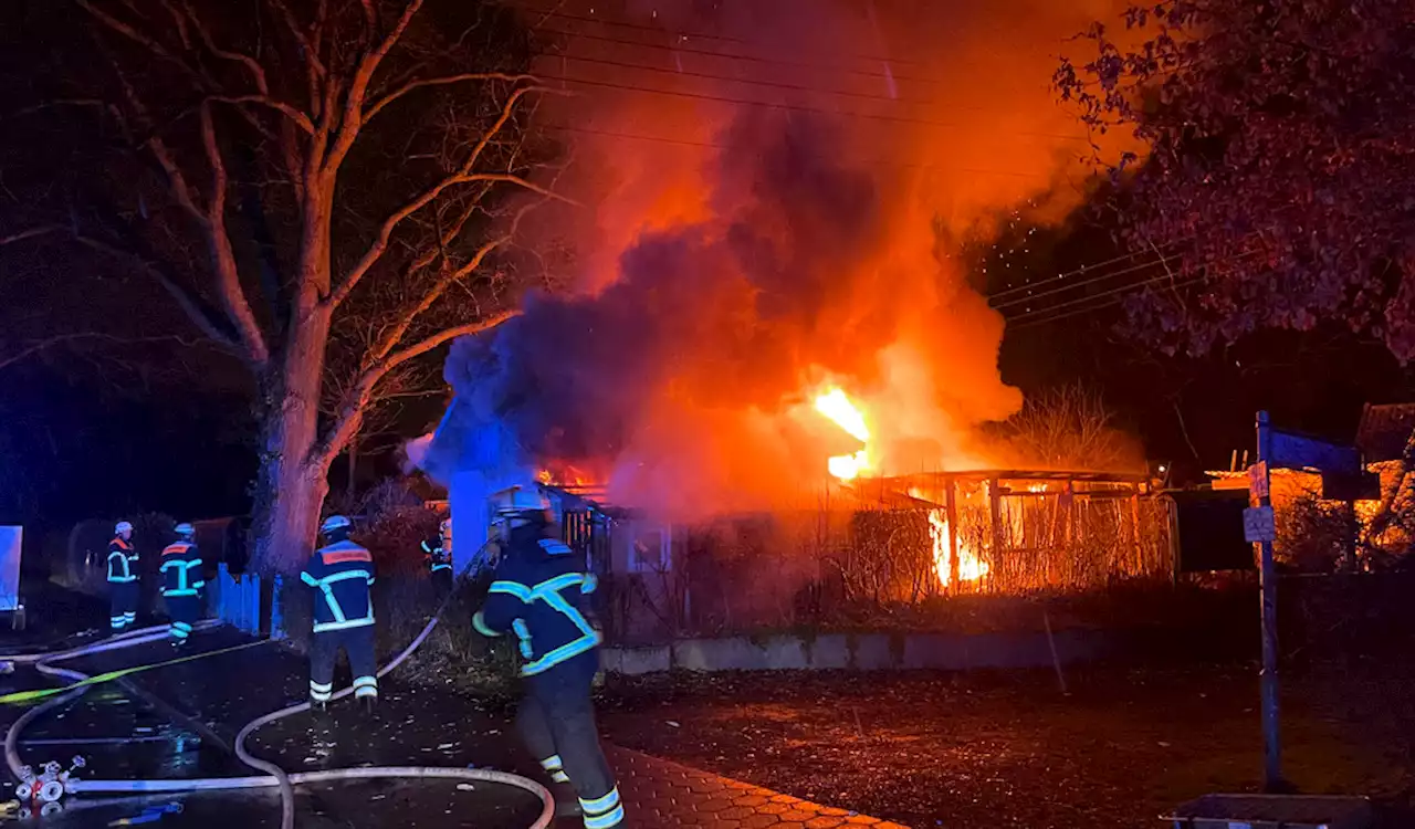 Hamburg: Gartenlaube in Flammen – Kleidung kontaminiert