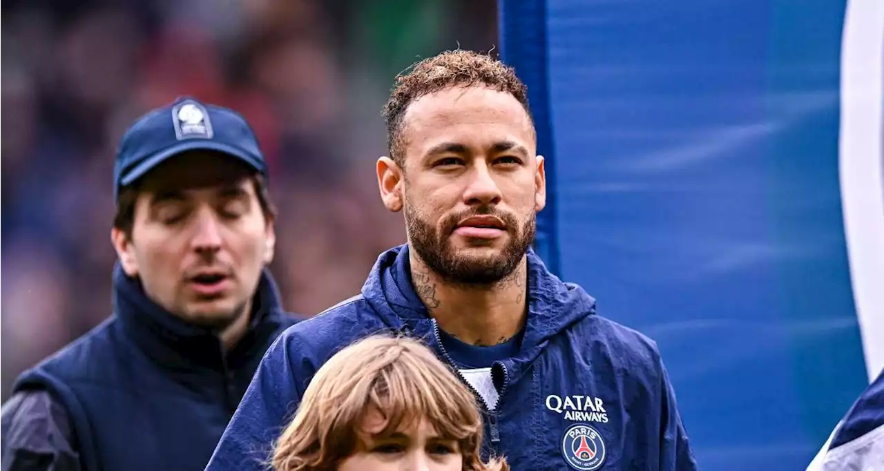 🚨 PSG : énorme coup dur pour Paris, Neymar opéré et absent de long mois !