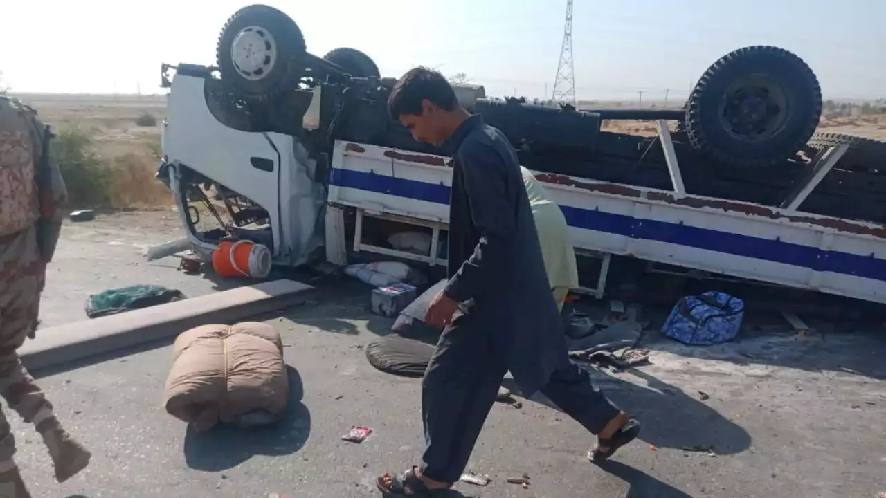 Un atacante suicida mata a 10 policías en Pakistán