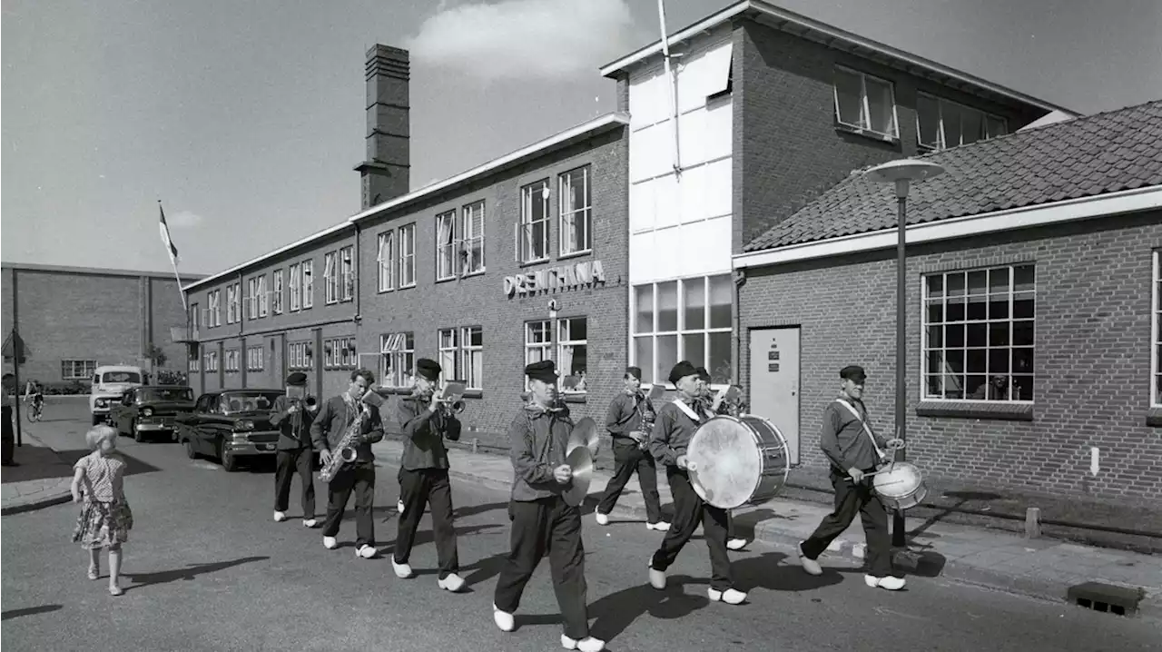 Foto’s van blikfabriek ‘Drenthina’ te zien in de Hema: ‘Historie is hot’