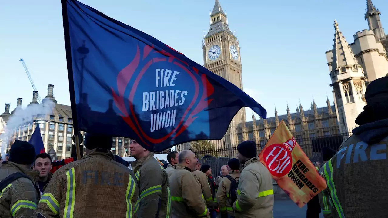 Firefighters strike averted as they accept 12% pay rise