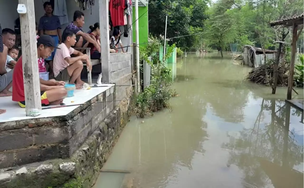 Banjir di Giritirto Wonogiri Dimanfaatkan Warga untuk Mancing Ikan Nila & Wader