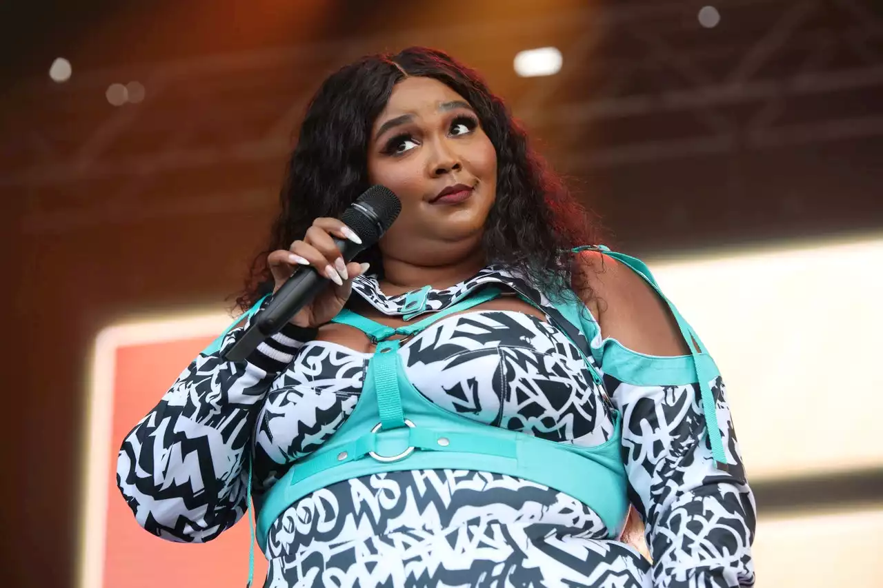 Lizzo's New Hair Pays Homage to Selena Gomez