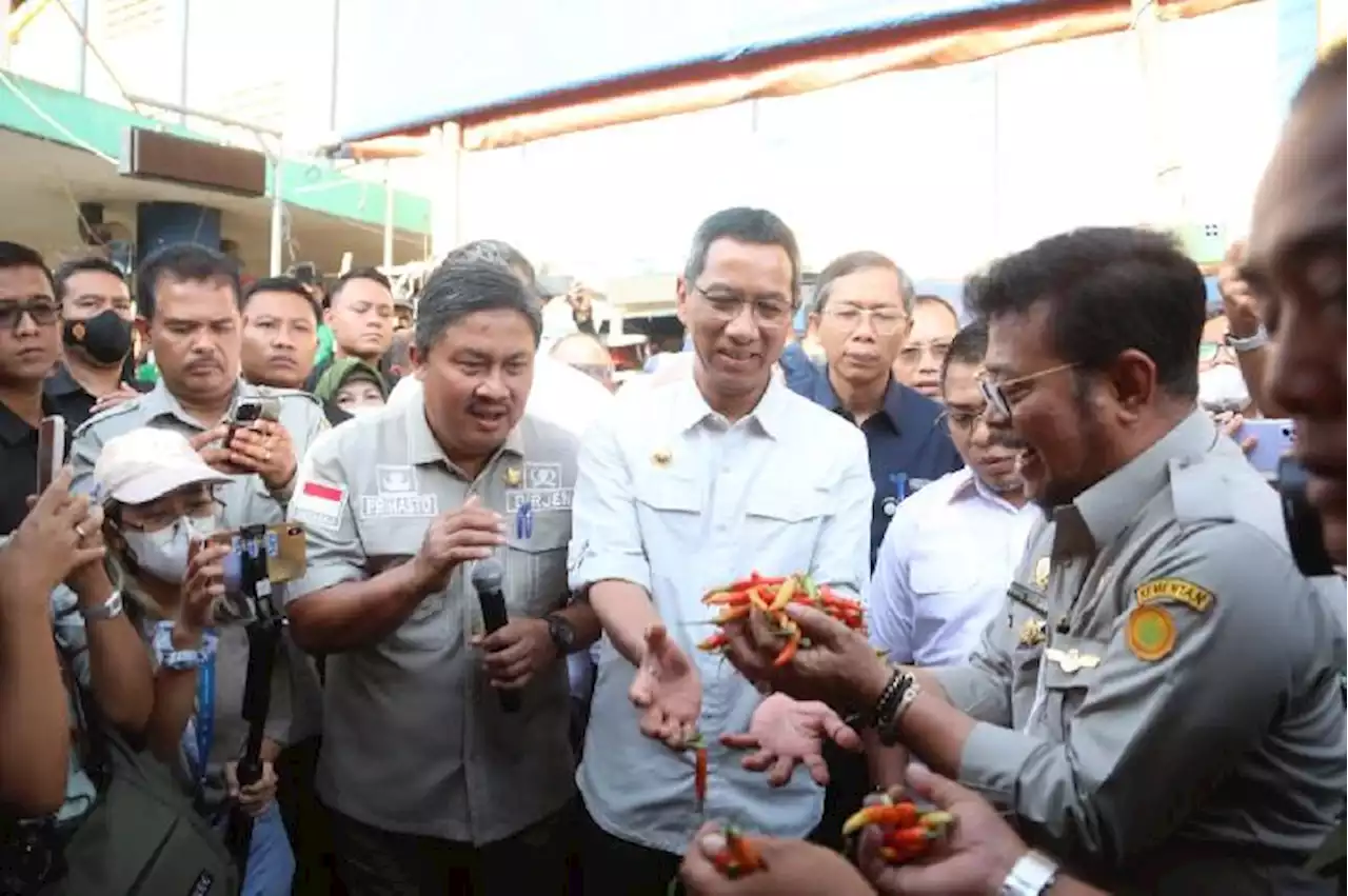 Mentan Pastikan Pasokan Bawang dan Cabai Aman