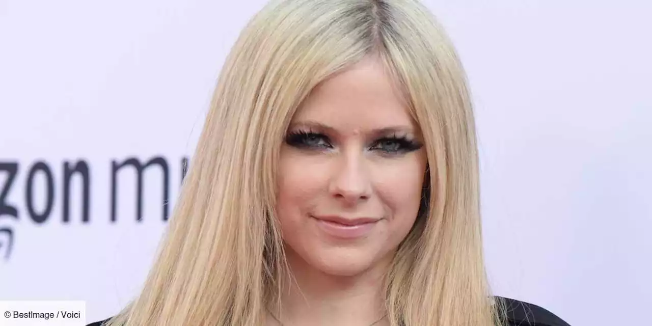 Avril Lavigne : à 38 ans, totalement relookée à la Fashion Week de Paris, elle est plus glamour que jamais ! - Voici