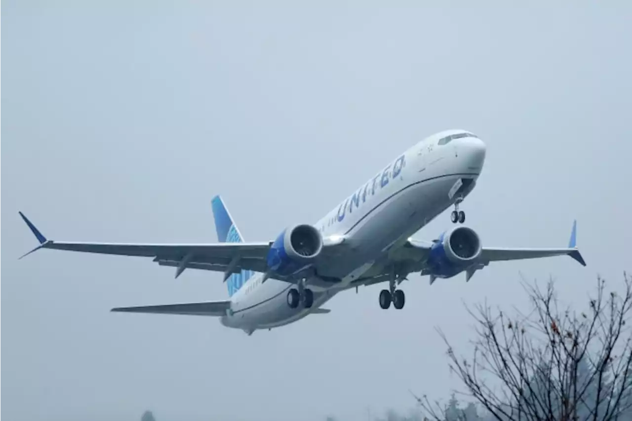 No one hurt when 2 United flights touch at Boston airport