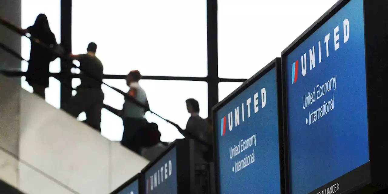 No one hurt when 2 United flights touch at Boston airport