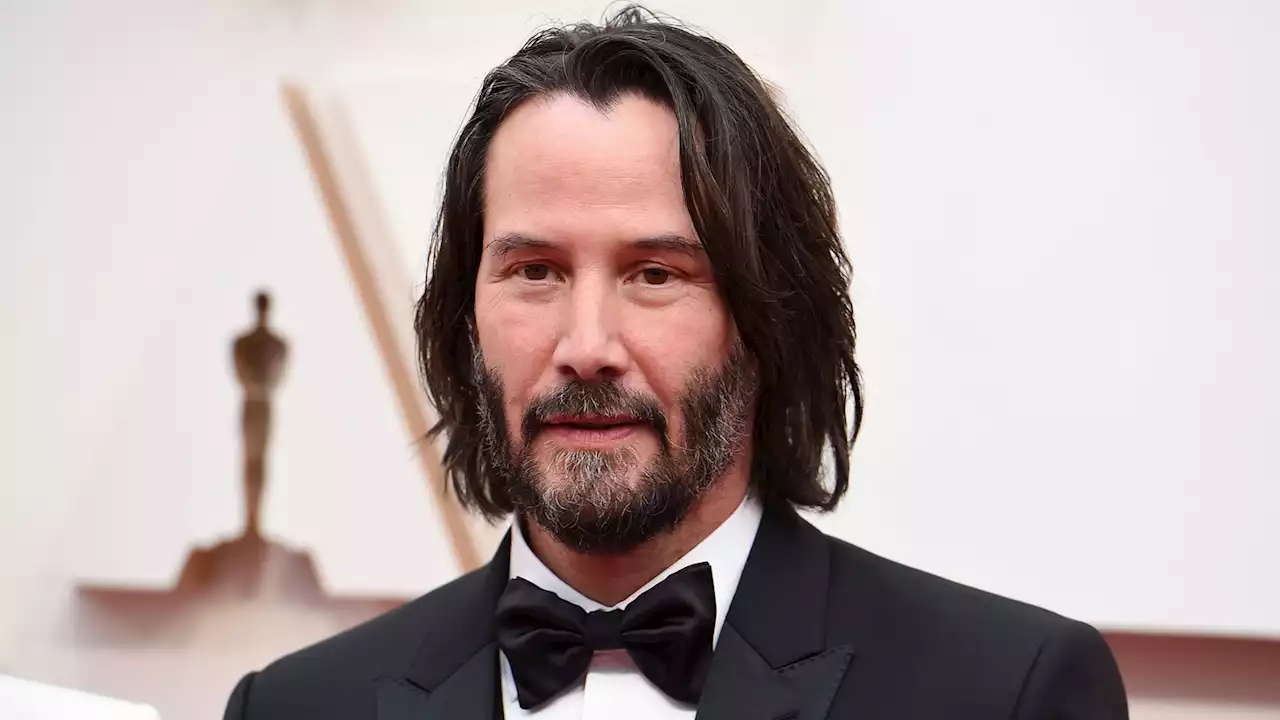 'The Matrix' actor Keanu Reeves reveals he took the red pill, answering fan question