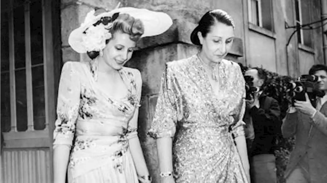 Eva Perón frente al espejo: cuando la moda también es política