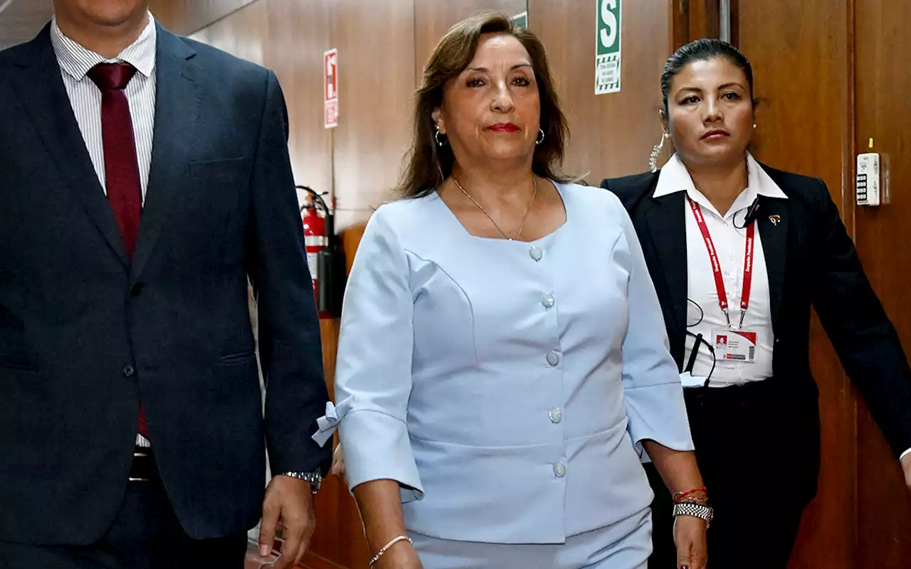 Dina Boluarte declara ante fiscal por muertes en Perú