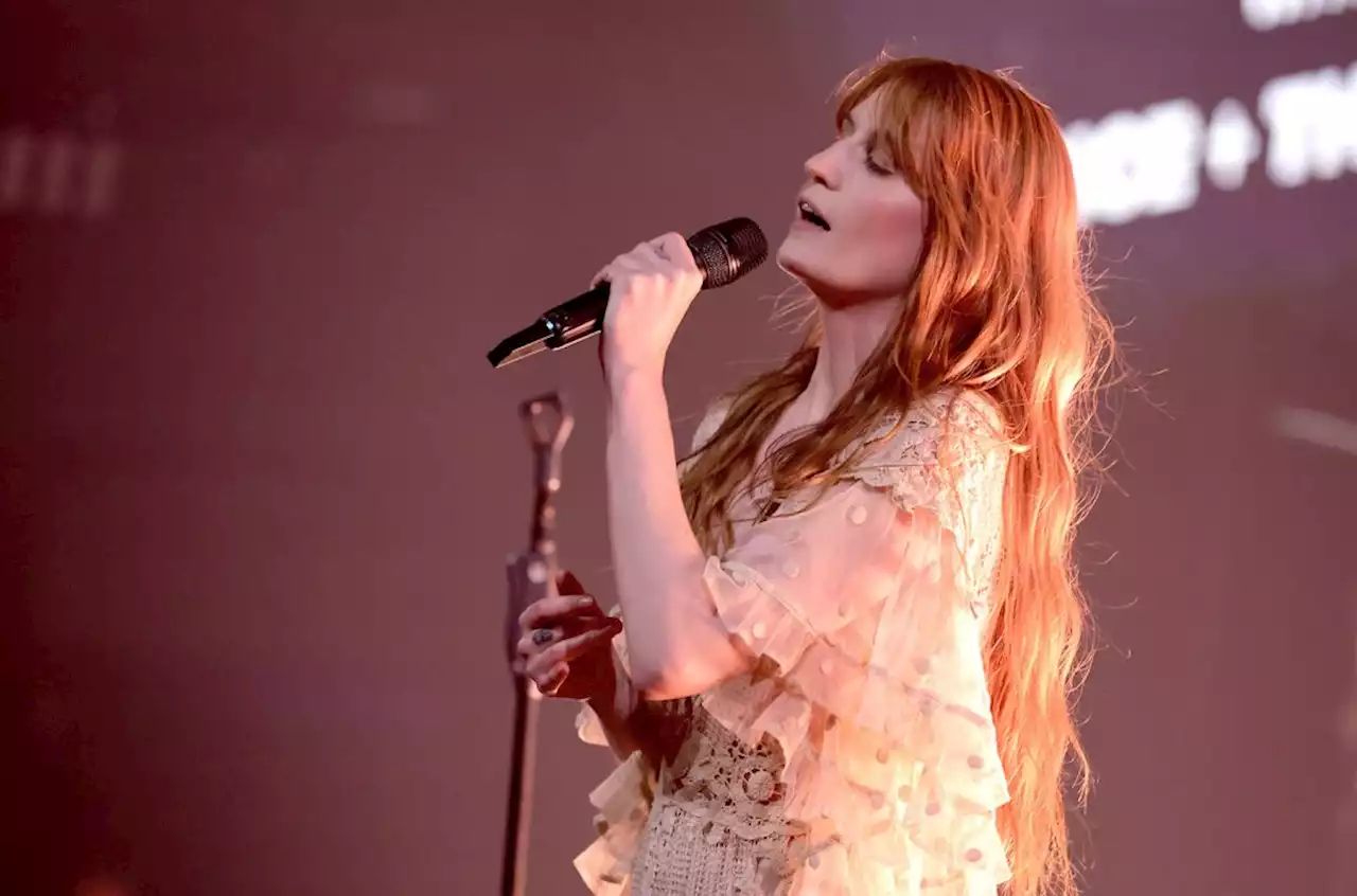 Florence Welch Teases Cover of No Doubt’s ‘Just a Girl’ For ‘Yellowjackets’ Season 2