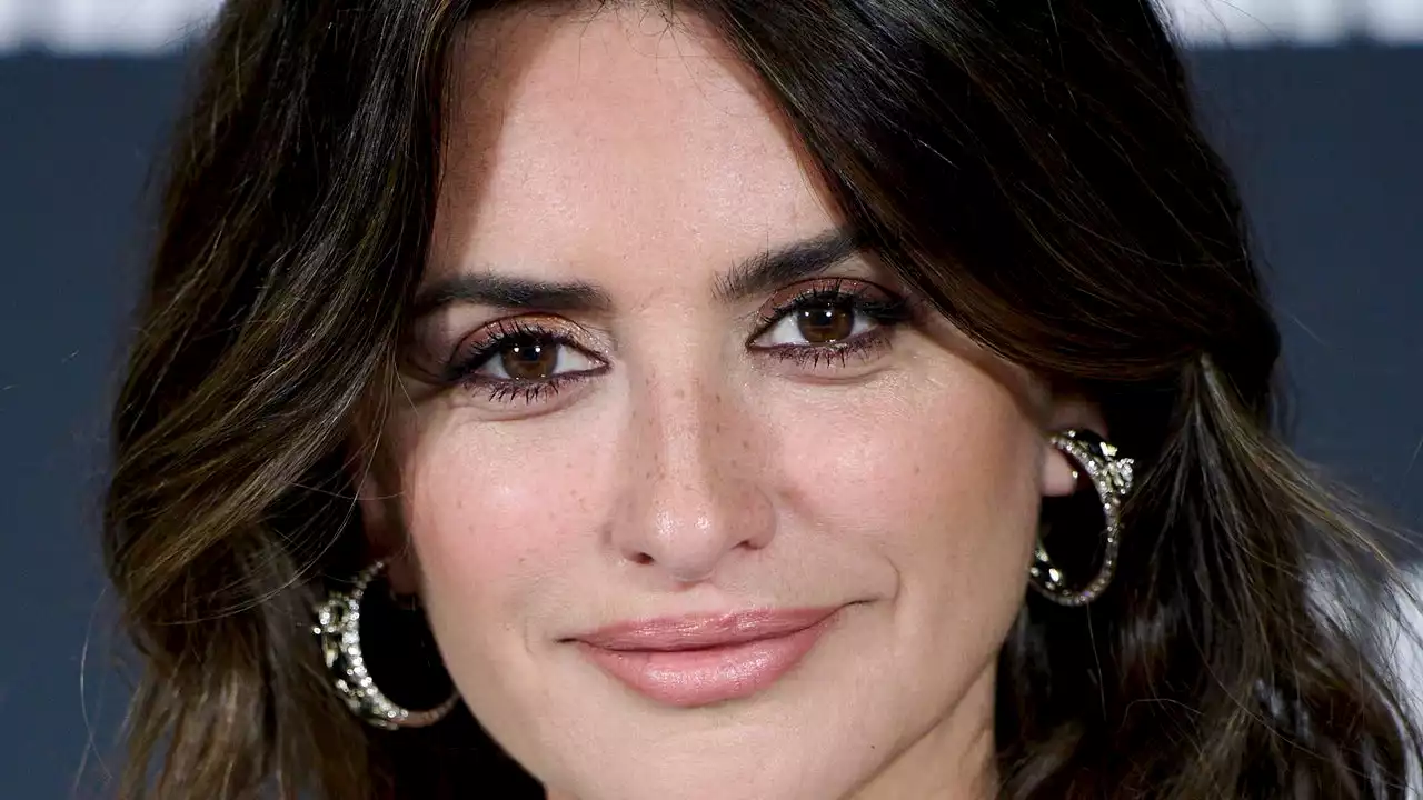 Penélope Cruz Welcomes Spring With New Caramel Highlights