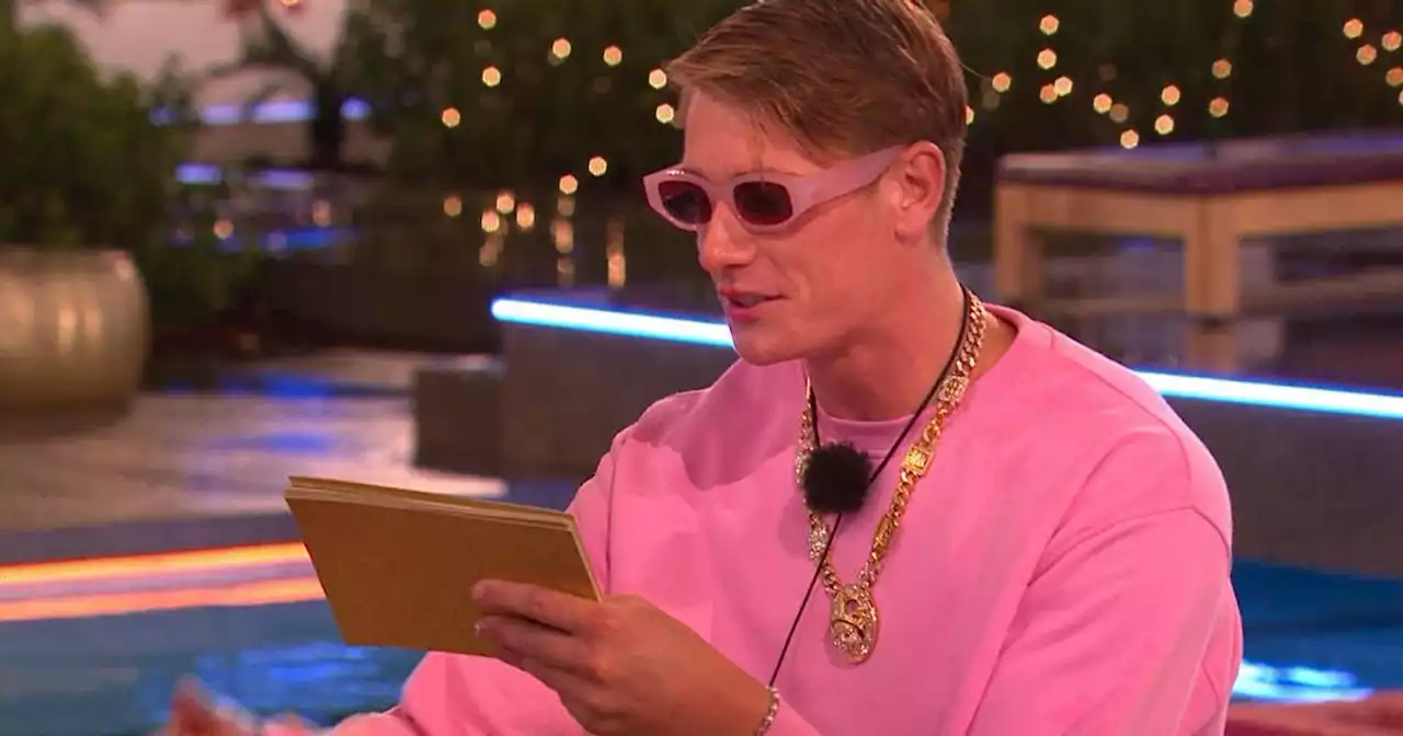 Love Island fans left in stitches over 'hilarious' talent show night failures