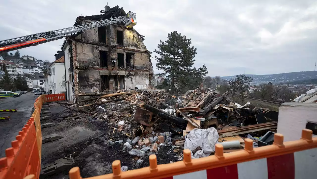 Stuttgart: Leiche nach Explosion von Doppelhaushälfte gefunden