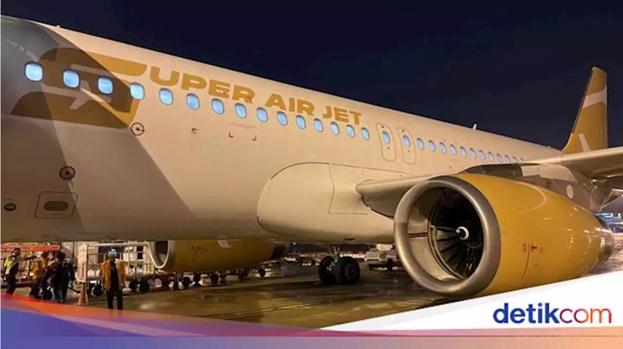 Super Jet Denpasar-Jakarta Batal Terbang gegara Suara Bising, Dirut: Normal