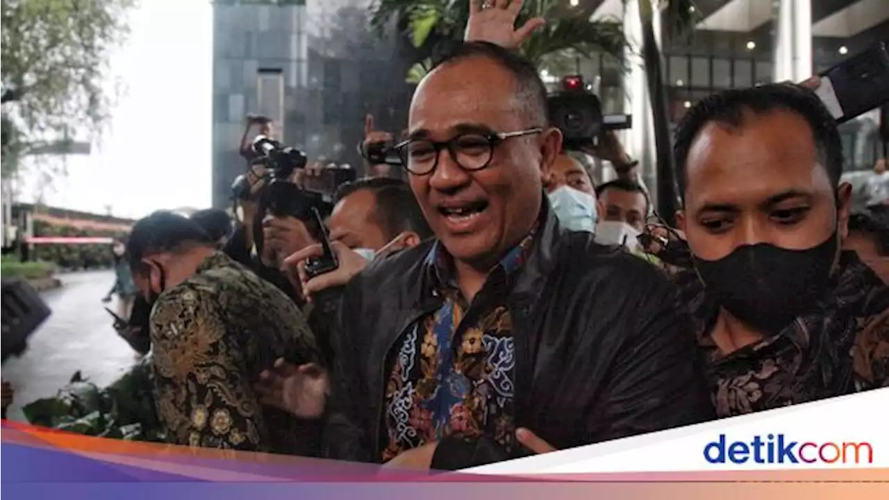 Diperiksa PPATK, Rafael Alun Trisambodo dan Keluarga Punya 40 Rekening Lebih