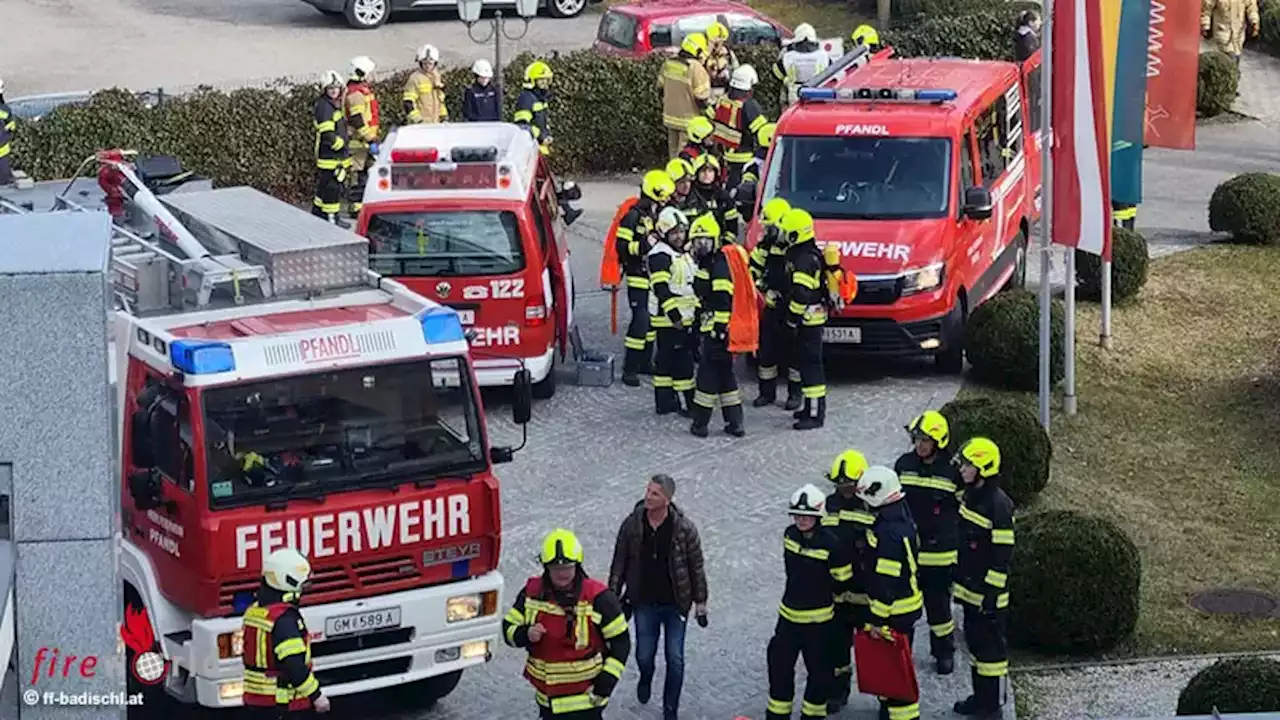 Oö: 11 Feuerwehren und Rotes Kreuz Bezirk Gmunden üben Brandfall in Bad Ischler Hotel