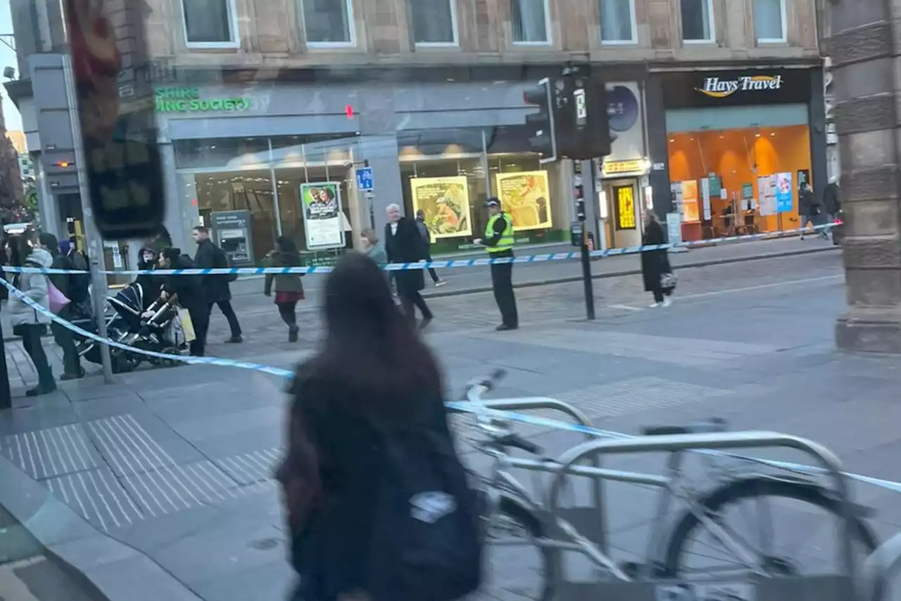 Man rushed to hospital following 'serious assault' in Glasgow city centre