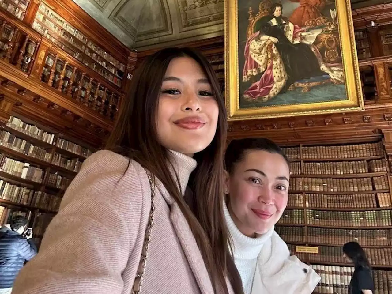 Gabbi Garcia and Jodi Sta. Maria bond over food in Milan