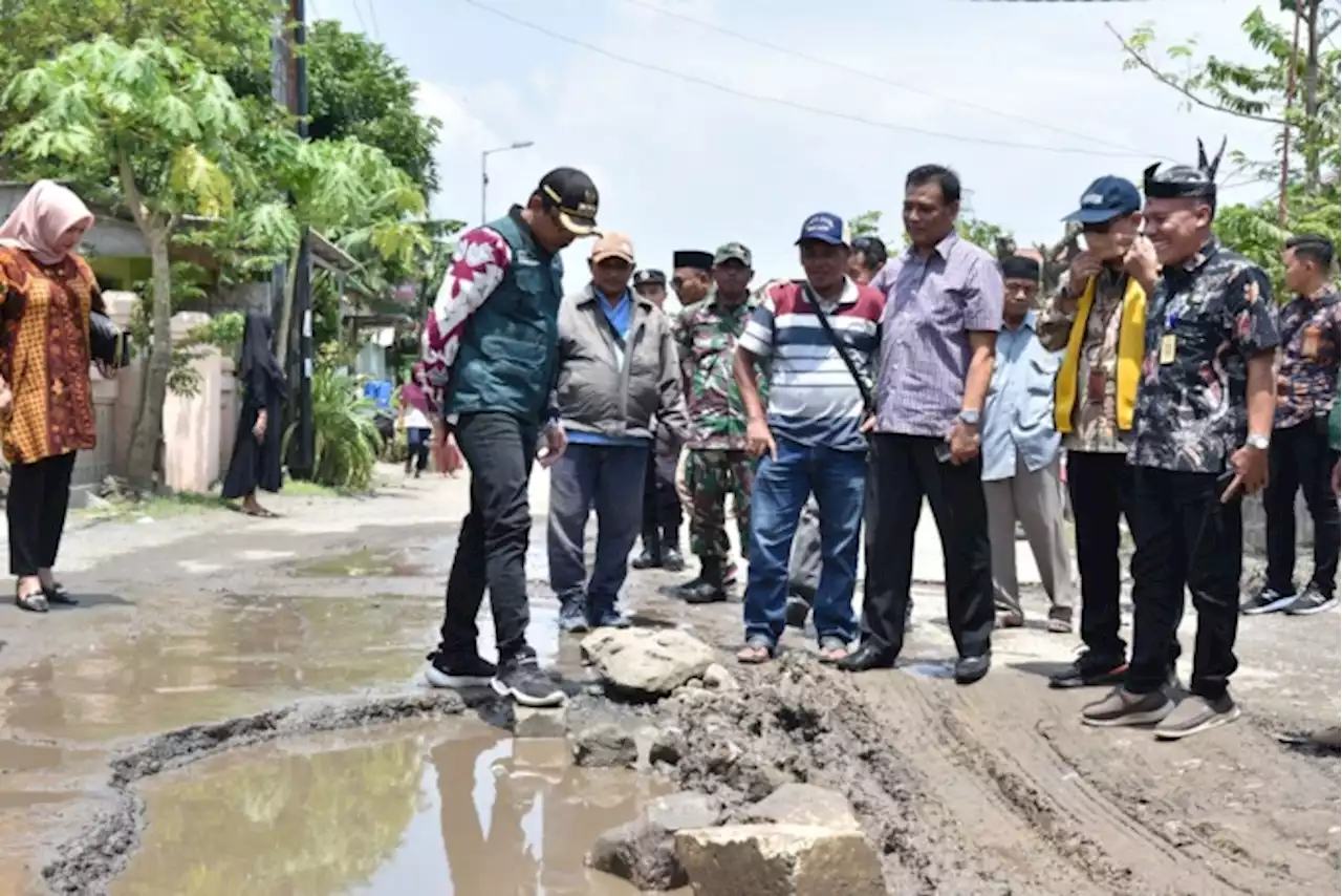 Rusak Parah, Ruas Jalan Tarik-Mlirip Bakal Segera Dibeton