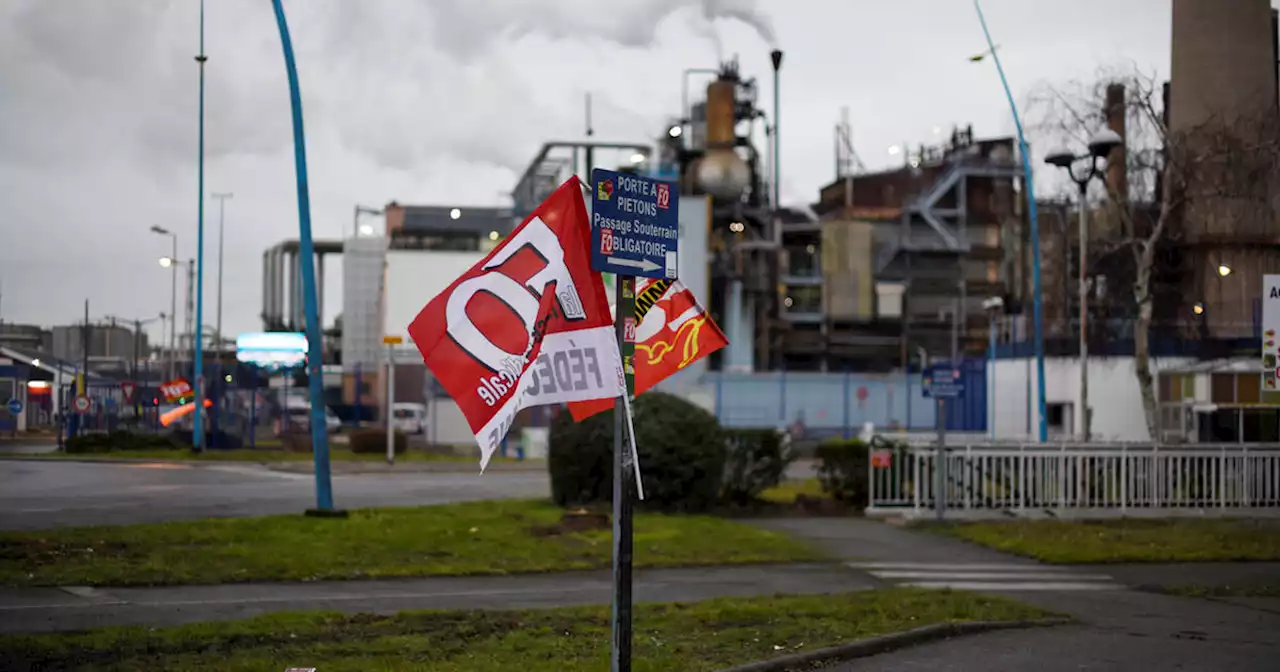 Blocage des raffineries contre la réforme des retraites : à quand la pénurie de carburants ?