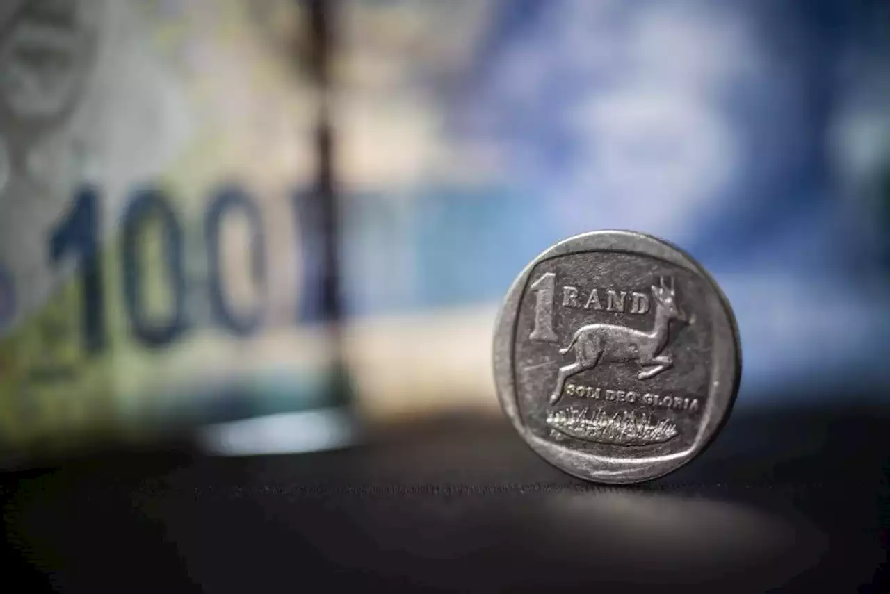 Rand weakens on Tuesday; GDP in focus