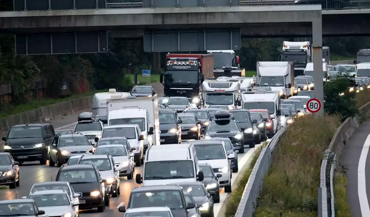 Fahrbahn versackt: Auf der A7 in Hamburg wird es kurzfristig eng