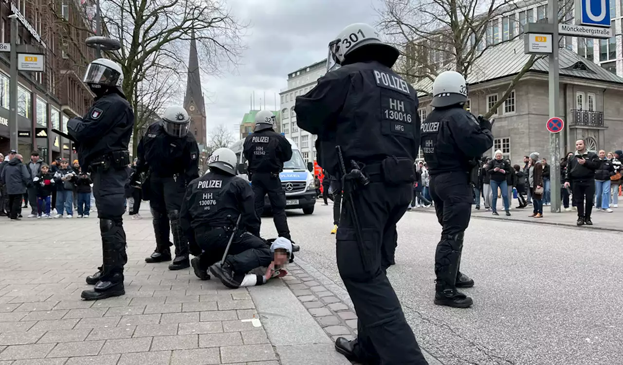 Wenn ein Mob durchdreht: Darum werden die Täter nicht umgehend verknackt (M+)