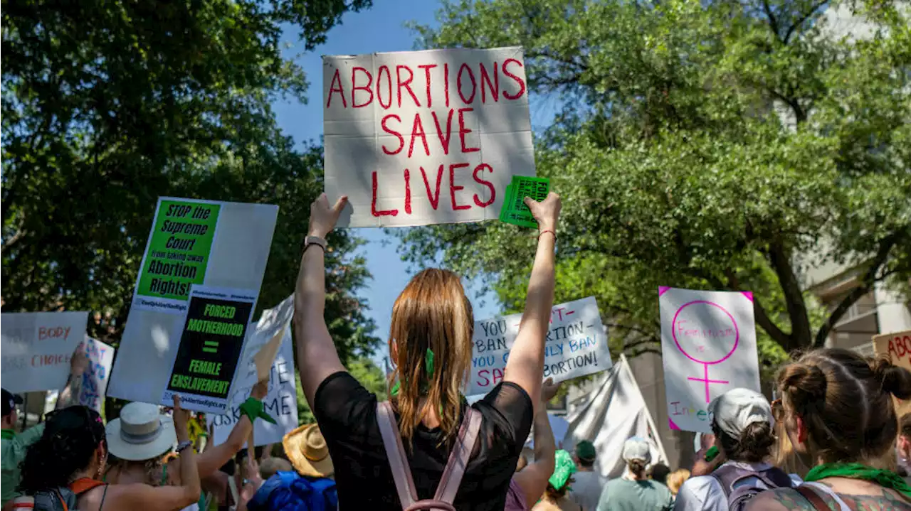 5 Texas Women Denied Abortions Sue The State, Saying Bans Put Them in Danger