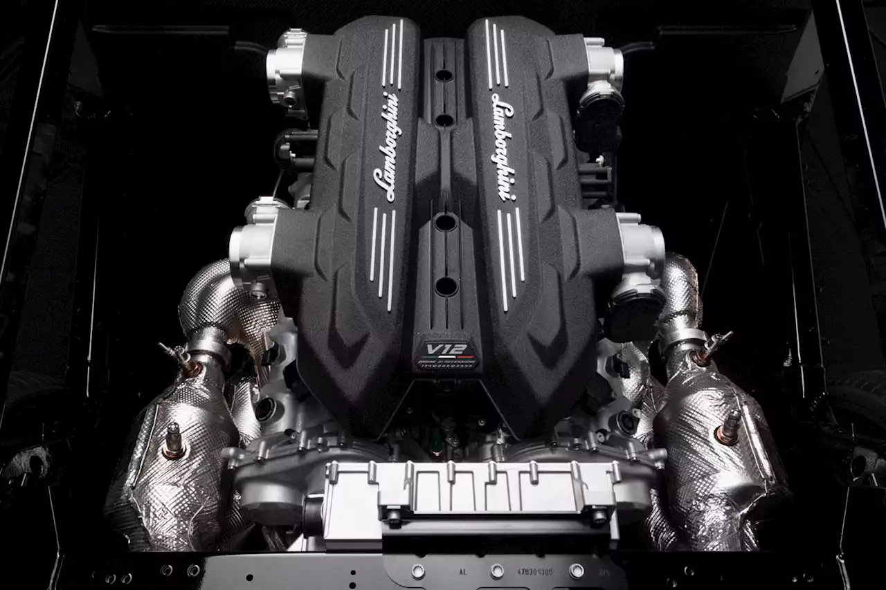 Lamborghini reveals 1015hp hybrid V12 powertrain