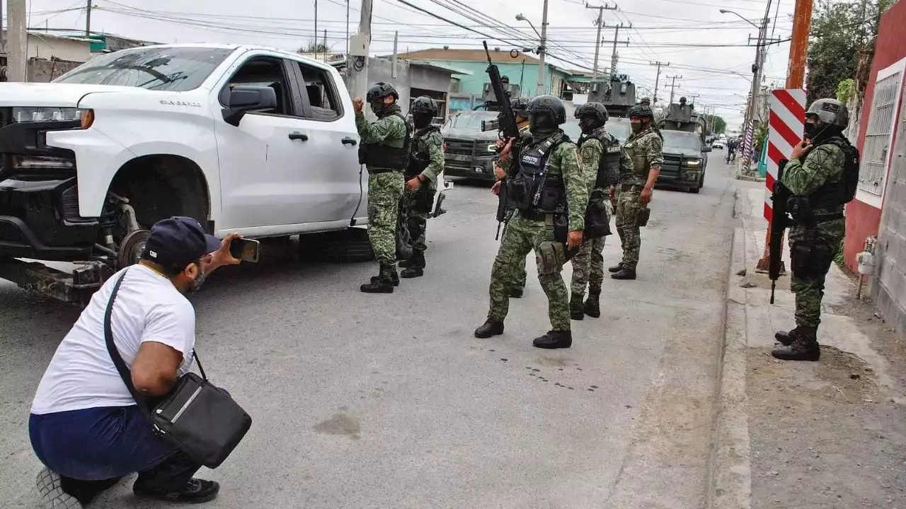 Familiares de jóvenes acribillados en Nuevo Laredo denuncian hostigamiento de militares