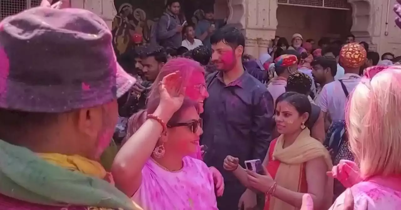 Holi, festa dei colori - e della libertà