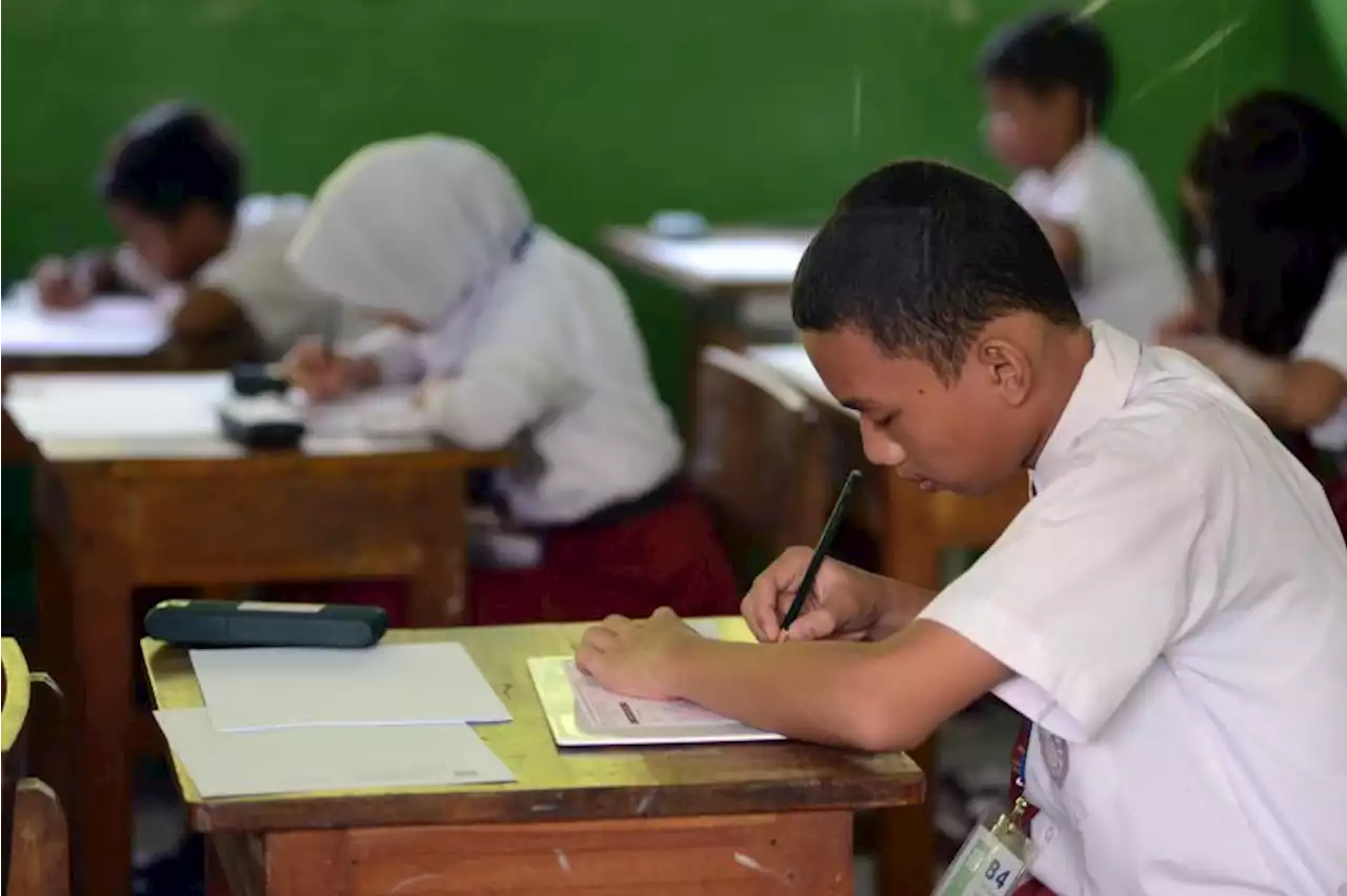 Baznas Temanggung Berikan Beasiswa 360 Siswa Jenjang SMA |Republika Online