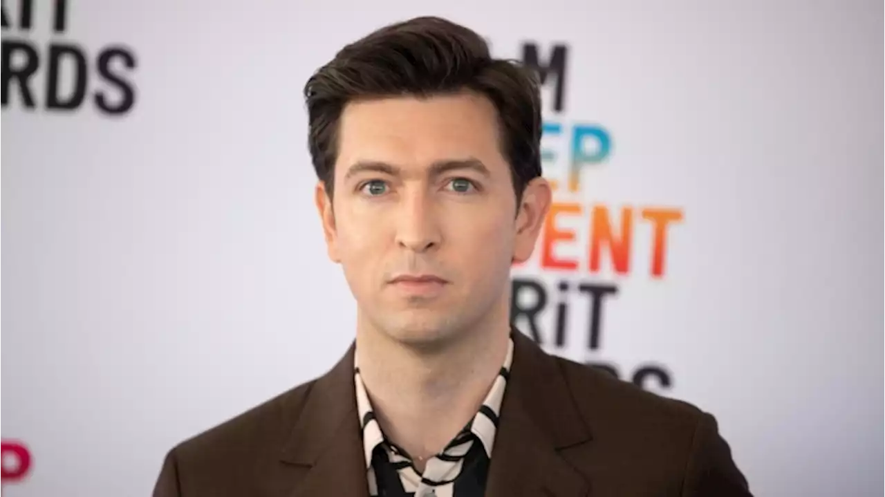 ‘Succession’ Star Nicholas Braun Rocked a Sharp Paul Smith Sharkskin Suit at the Independent Spirit Awards